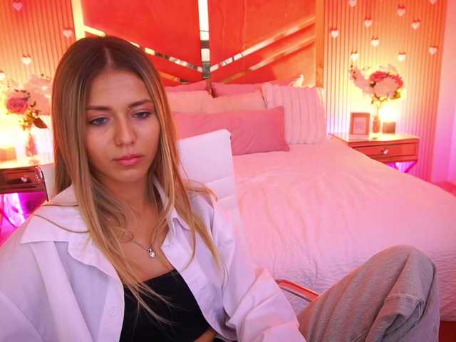 LoveeDove live cam on BongaCams