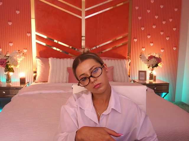 LoveeDove live cam on BongaCams