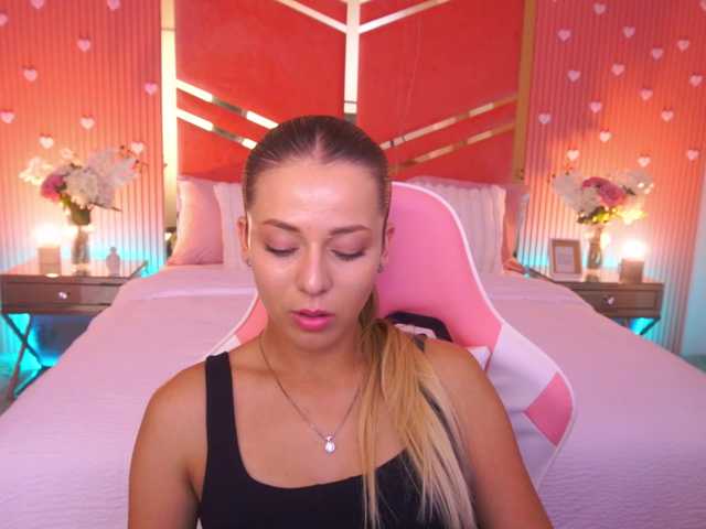 LoveeDove live cam on BongaCams