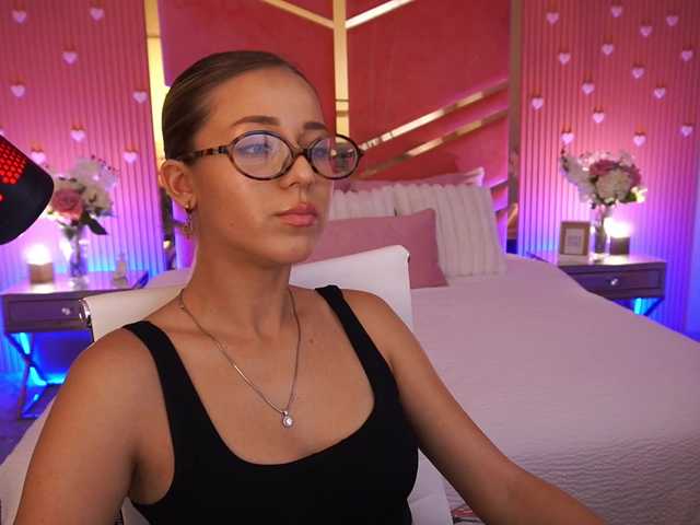 LoveeDove live cam on BongaCams