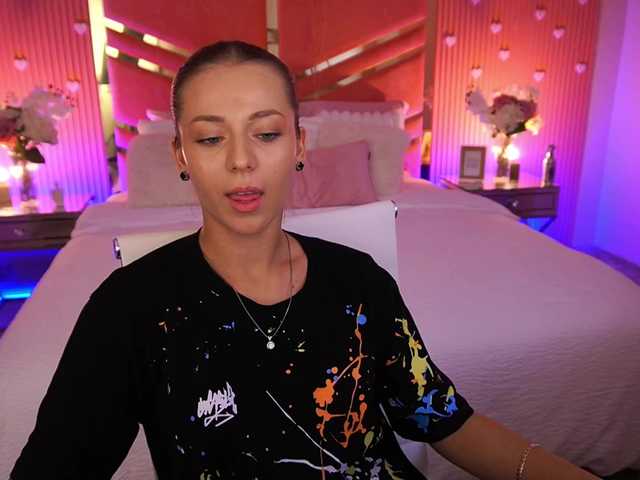LoveeDove live cam on BongaCams