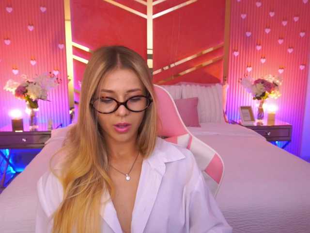 LoveeDove live cam on BongaCams
