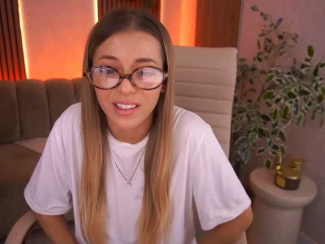 LoveeDove live cam on BongaCams