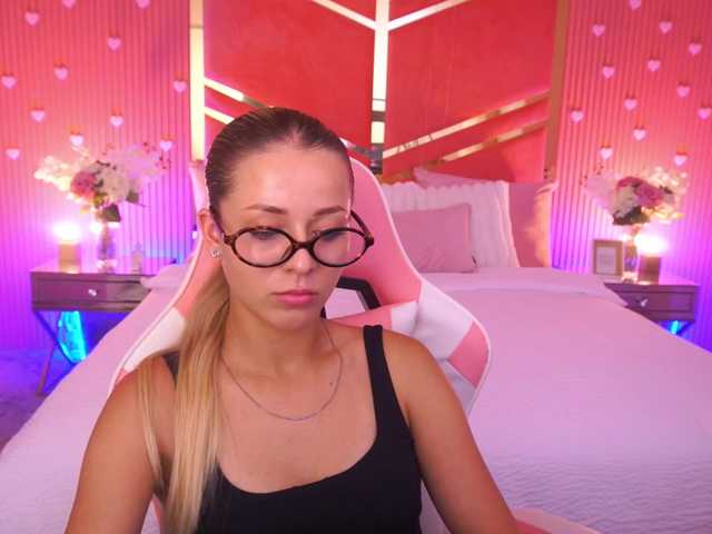 LoveeDove live cam on BongaCams