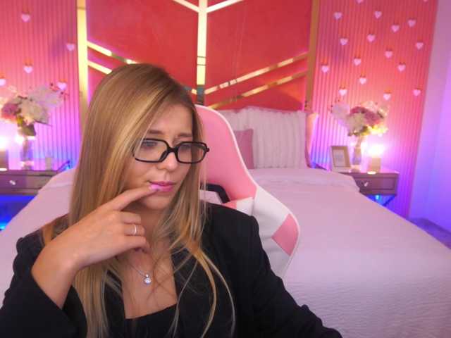 LoveeDove live cam on BongaCams