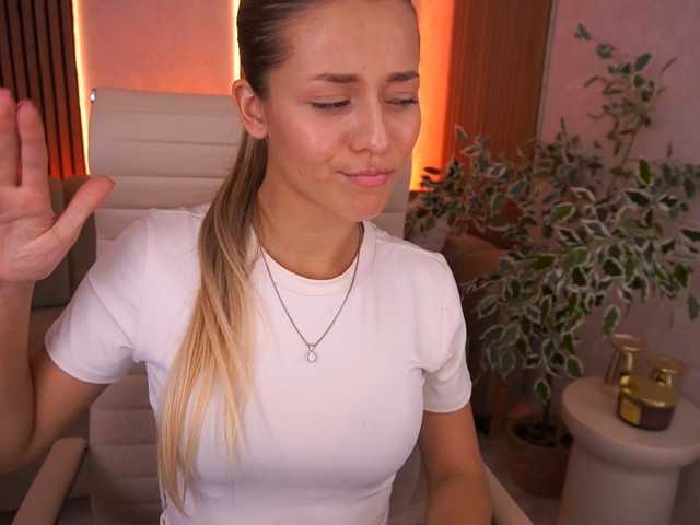 LoveeDove live cam on BongaCams