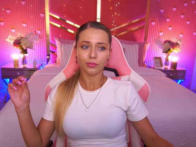 LoveeDove live cam on BongaCams