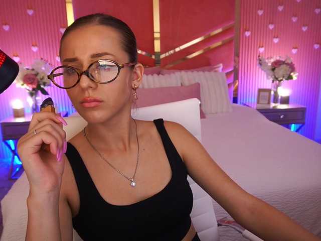 LoveeDove live cam on BongaCams