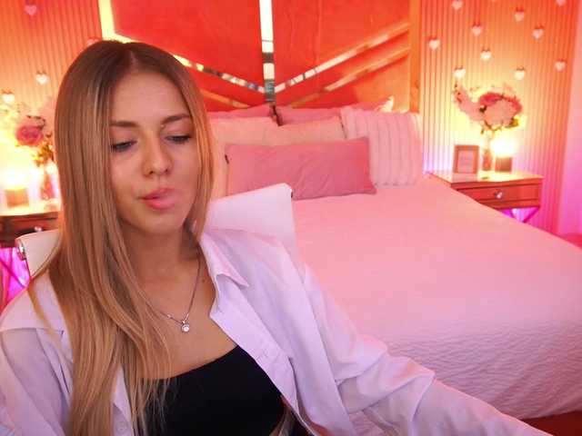 LoveeDove live cam on BongaCams
