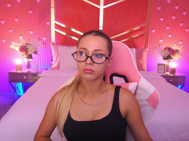 LoveeDove live cam on BongaCams