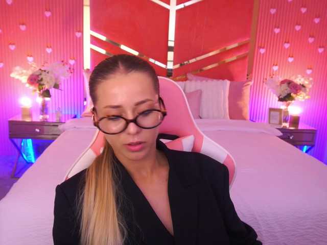 LoveeDove live cam on BongaCams