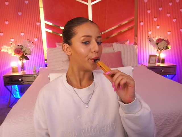 LoveeDove live cam on BongaCams
