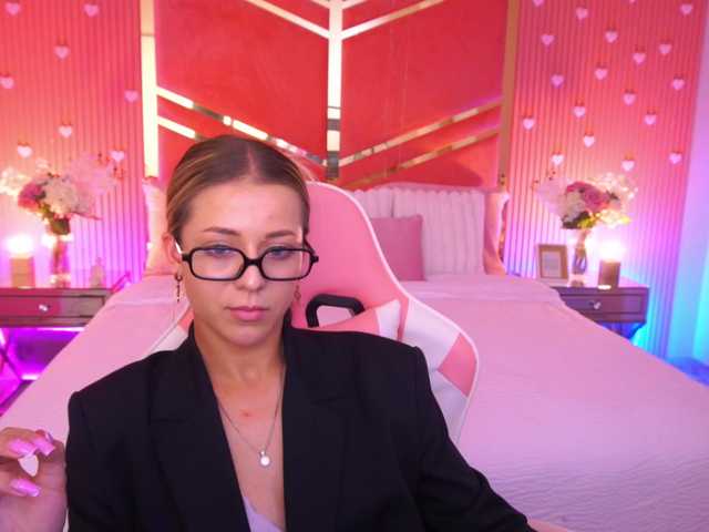LoveeDove live cam on BongaCams