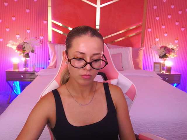 LoveeDove live cam on BongaCams