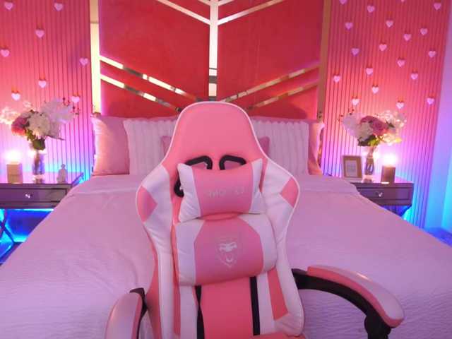 LoveeDove live cam on BongaCams