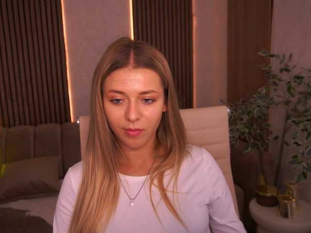 LoveeDove live cam on BongaCams