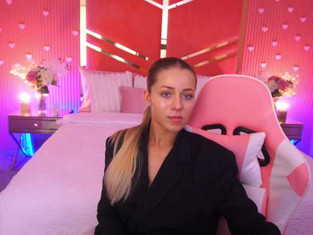 LoveeDove live cam on BongaCams