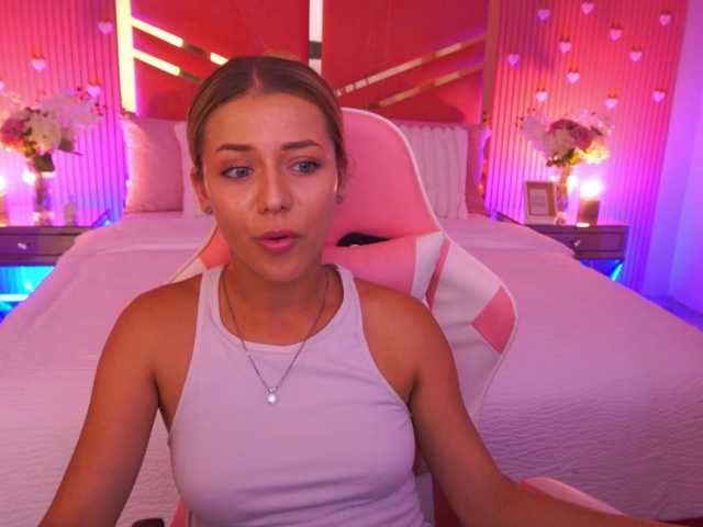 LoveeDove live cam on BongaCams