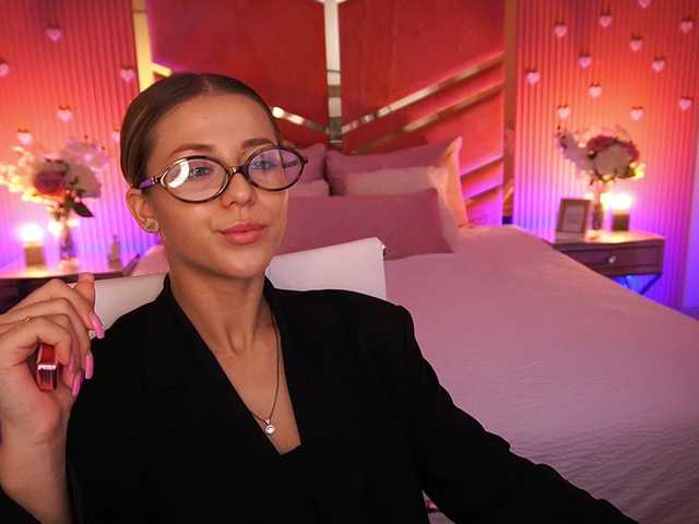 LoveeDove live cam on BongaCams
