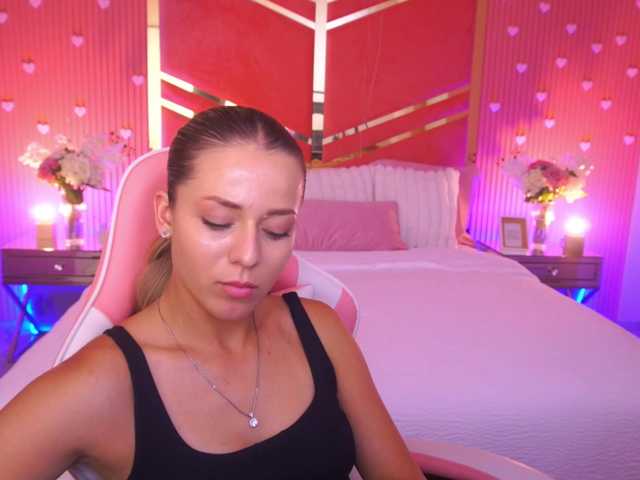 LoveeDove live cam on BongaCams