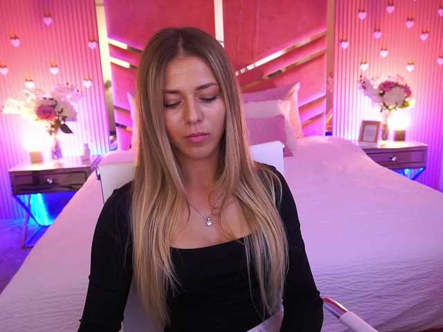 LoveeDove live cam on BongaCams