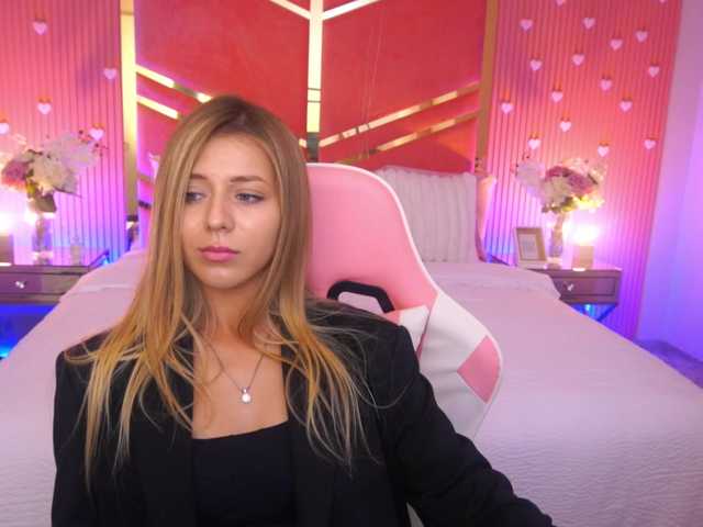 LoveeDove live cam on BongaCams