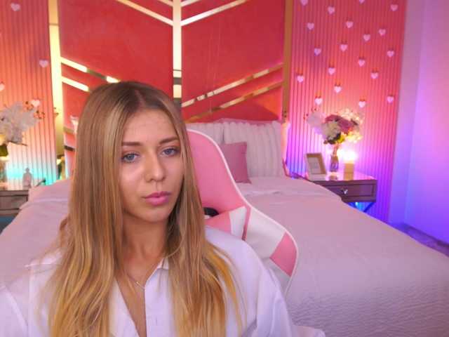 LoveeDove live cam on BongaCams