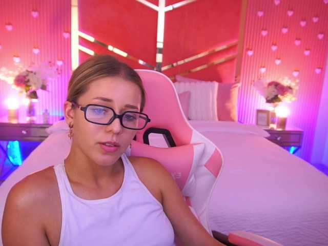 LoveeDove live cam on BongaCams