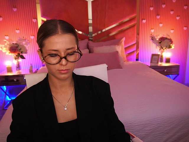 LoveeDove live cam on BongaCams