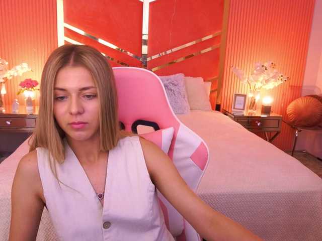 LoveeDove live cam on BongaCams