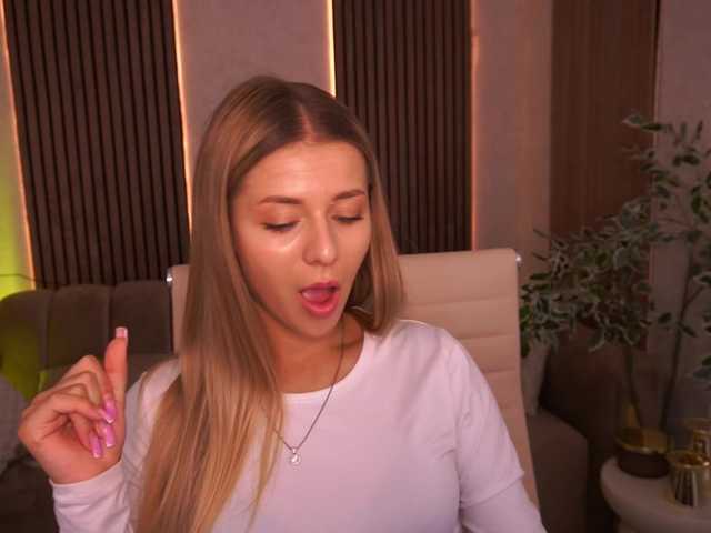 LoveeDove live webcam show