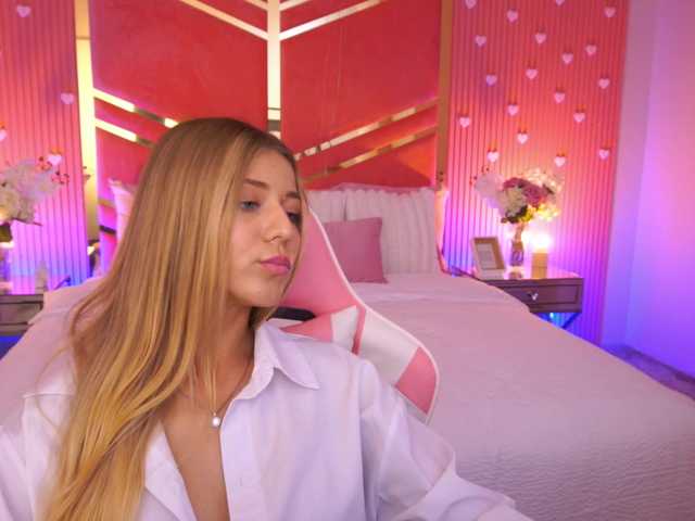 LoveeDove live cam on BongaCams