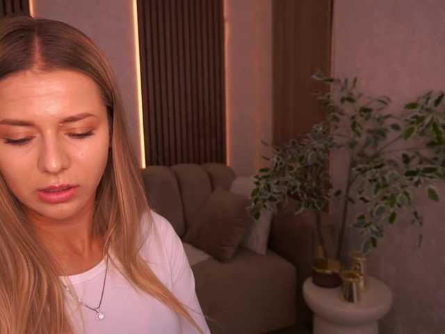 LoveeDove live webcam show