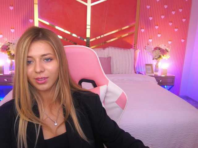 LoveeDove live cam on BongaCams
