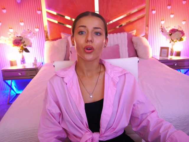 LoveeDove live cam on BongaCams