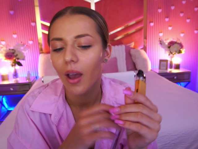 LoveeDove live cam on BongaCams