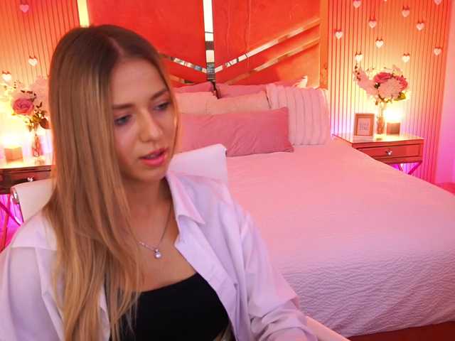 LoveeDove live cam on BongaCams