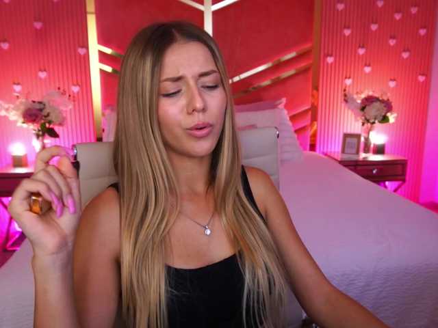LoveeDove live cam on BongaCams