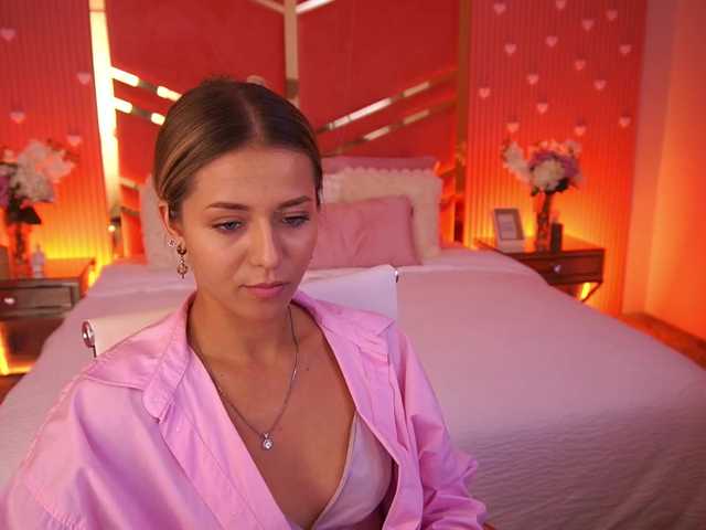 LoveeDove live cam on BongaCams