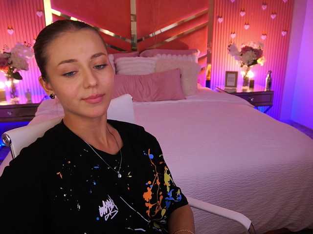 LoveeDove live cam on BongaCams