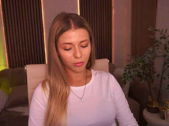 LoveeDove live cam on BongaCams