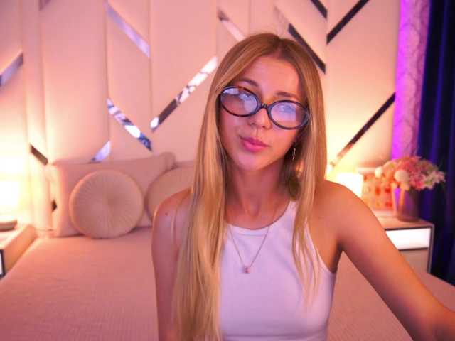 вебка LoveeDove