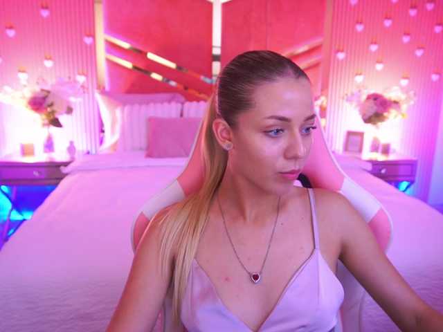 LoveeDove live cam on BongaCams