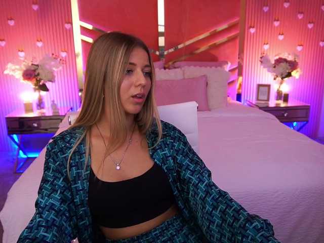 LoveeDove live cam on BongaCams
