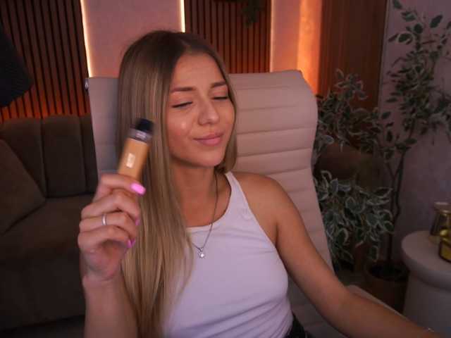 LoveeDove live cam on BongaCams