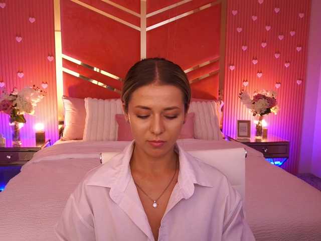 LoveeDove live webcam show