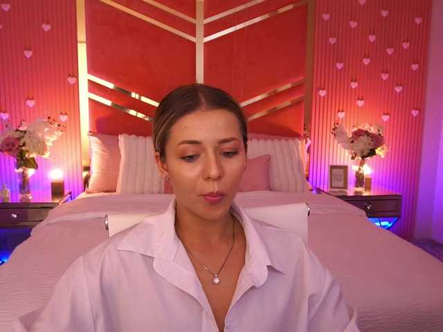 LoveeDove live webcam show