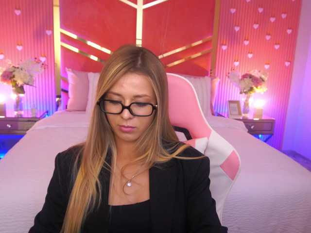 LoveeDove live cam on BongaCams
