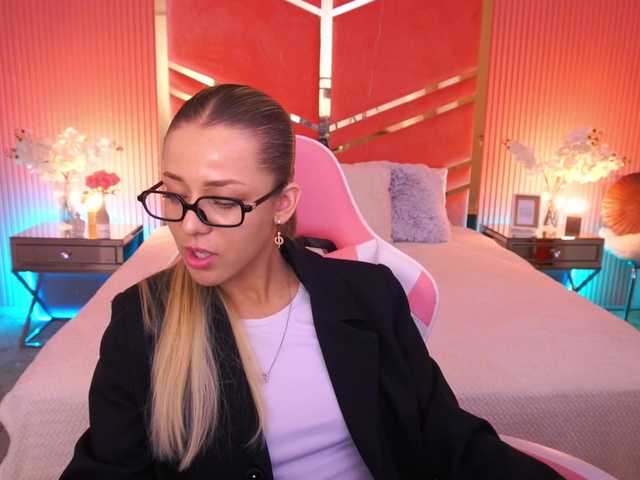 LoveeDove live cam on BongaCams