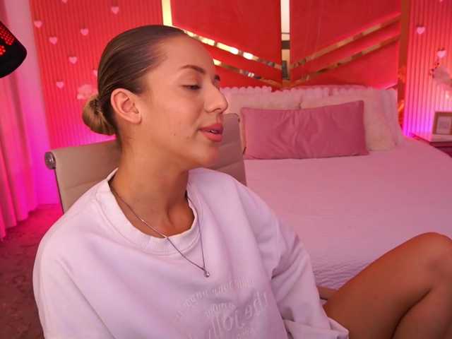 LoveeDove live cam on BongaCams